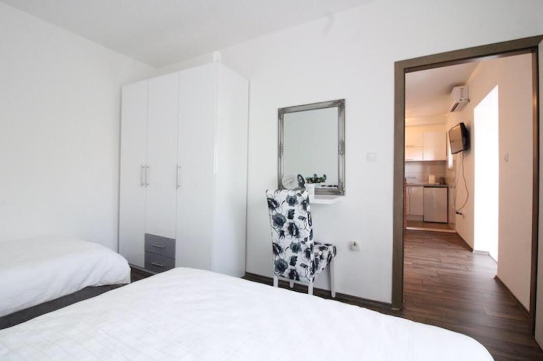 Dubrovnik - Ivanica: “Sunnyhills Apartments” With Pool Cameră foto