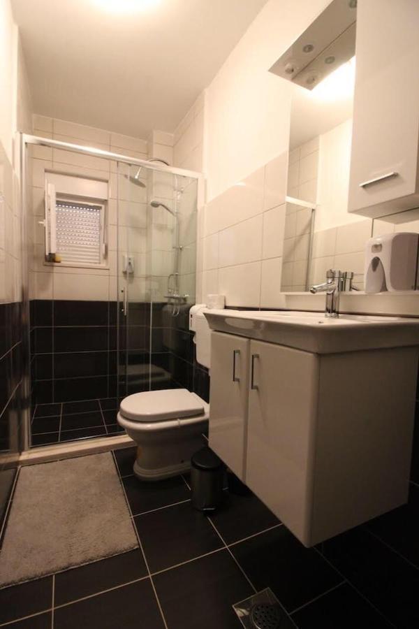 Dubrovnik - Ivanica: “Sunnyhills Apartments” With Pool Cameră foto